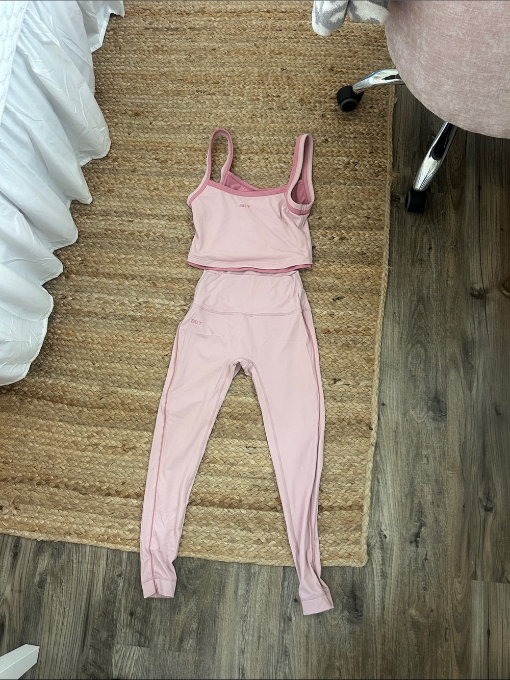 SET ACTIVE Pink Women's Tank and Legging Set